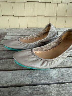 Tieks Taupe Grey Leather Ballet Flats Size 8 Foldable Teal Sole